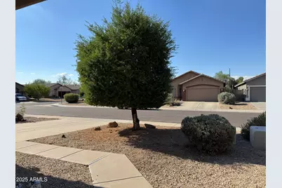 8927 W Paradise Drive, Peoria, AZ 85345 - Photo 5