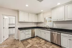 2807 N 8th Ave, Phoenix, AZ 85007 - Photo 13