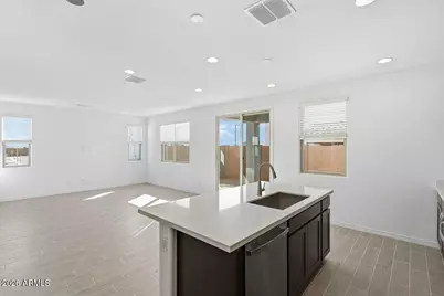 25204 N 165th Lane, Surprise, AZ 85387 - Photo 9