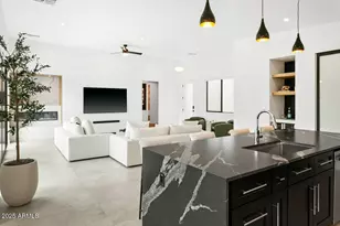 4002 N 33rd Pl, Phoenix, AZ 85018 - Photo 23