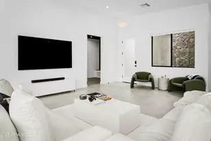 4002 N 33rd Pl, Phoenix, AZ 85018 - Photo 17