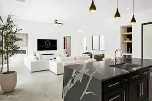 4002 N 33rd Pl, Phoenix, AZ 85018 - Photo 11