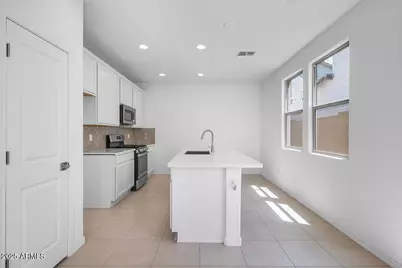 14669 W Sand Hills Road, Surprise, AZ 85387 - Photo 11