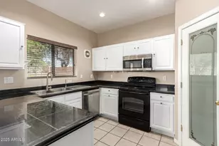 7029 S Golfside Ln, Phoenix, AZ 85042 - Photo 11