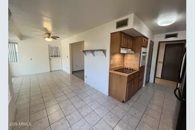 10045 W Coggins Drive, Sun City, AZ 85351 - Photo 3