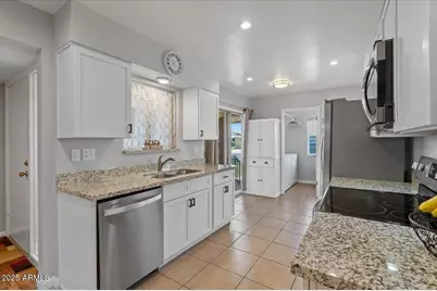 10895 W Clair Drive, Sun City, AZ 85351 - Photo 7