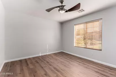 1642 E Desert Lane, Phoenix, AZ 85042 - Photo 11