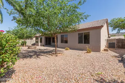 1642 E Desert Lane, Phoenix, AZ 85042 - Photo 19