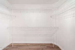 1642 E Desert Ln, Phoenix, AZ 85042 - Photo 9