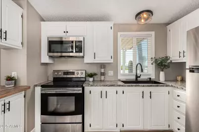 12811 N 19th Place, Phoenix, AZ 85022 - Photo 13