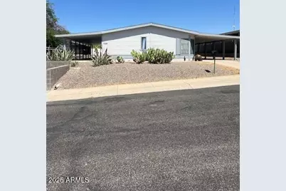 725 W Smoketree Road, Wickenburg, AZ 85390 - Photo 1