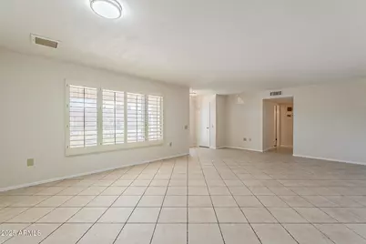 10514 W Willowcreek Circle, Sun City, AZ 85373 - Photo 7