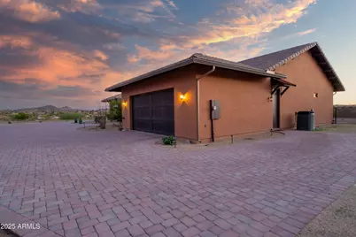 837 W Bralliar Road, Wickenburg, AZ 85390 - Photo 5