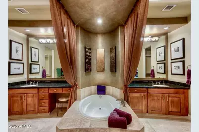 8 Biltmore Estate #Unit 112, Phoenix, AZ 85016 - Photo 11