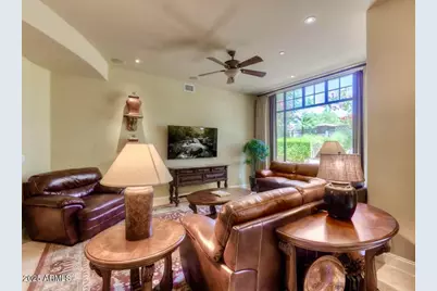 8 Biltmore Estate #Unit 112, Phoenix, AZ 85016 - Photo 3