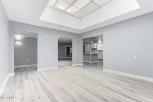 10022 W Mountain View Rd, Sun City, AZ 85351 - Photo 5