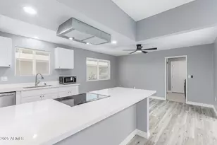 10022 W Mountain View Rd, Sun City, AZ 85351 - Photo 13