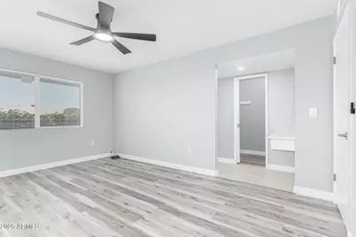 10022 W Mountain View Road, Sun City, AZ 85351 - Photo 15