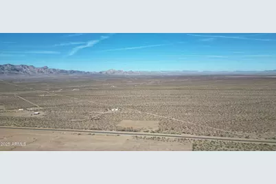 640 W Acres Oatman Highway, Golden Valley, AZ 86413 - Photo 25