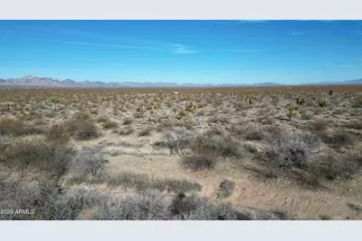 640 W Acres Oatman Highway, Golden Valley, AZ 86413 - Photo 21
