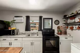 8595 N 71st Ave, Glendale, AZ 85301 - Photo 11