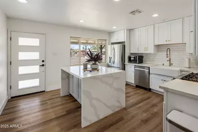 8022 E Columbus Avenue, Scottsdale, AZ 85251 - Photo 1