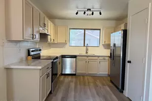 2358 E Peach Tree Dr, Chandler, AZ 85249 - Photo 7