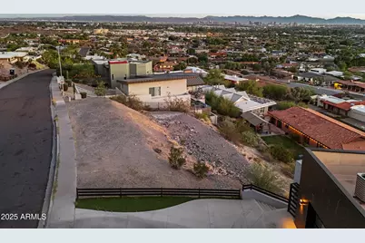 7040 N 23rd Place #104, Phoenix, AZ 85020 - Photo 17