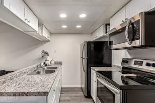 461 W Holmes Ave, Mesa, AZ 85210 - Photo 1