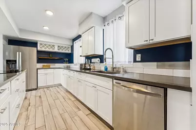 3242 E Camelback Road #105, Phoenix, AZ 85018 - Photo 5