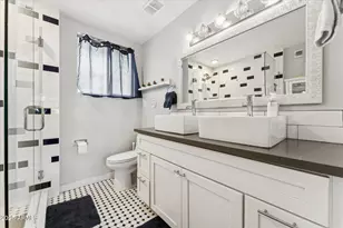 3242 E Camelback Rd, Phoenix, AZ 85018 - Photo 17