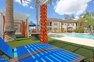 250 S Elizabeth Way, Chandler, AZ 85225 - Photo 1