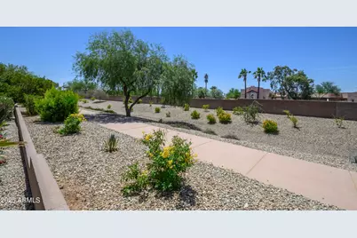 16287 W Willow Creek Lane, Surprise, AZ 85374 - Photo 29