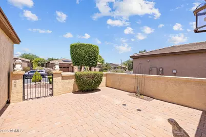12945 W Yellow Bird Lane, Peoria, AZ 85383 - Photo 5
