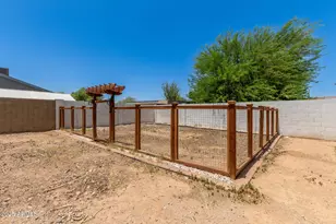 1676 W Sequoia Dr, Phoenix, AZ 85027 - Photo 37