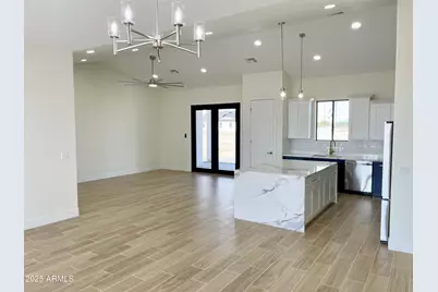 25846 W Denver Hill Drive, Wittmann, AZ 85361 - Photo 21