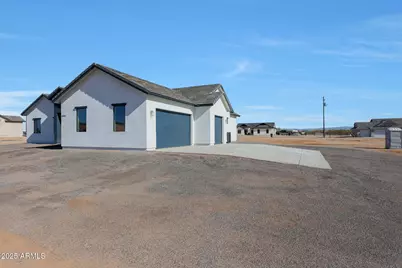 25846 W Denver Hill Drive, Wittmann, AZ 85361 - Photo 11