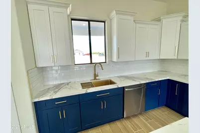 25846 W Denver Hill Drive, Wittmann, AZ 85361 - Photo 31