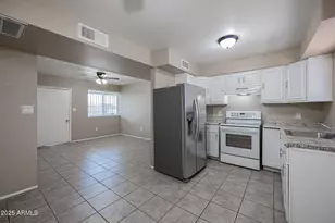 1915 N 26th Pl, Phoenix, AZ 85008 - Photo 7