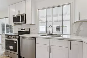 18045 N 20th Ln N, Phoenix, AZ 85023 - Photo 13