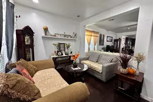 1023 S Assisted Living Ln, Gilbert, AZ 85295 - Photo 3