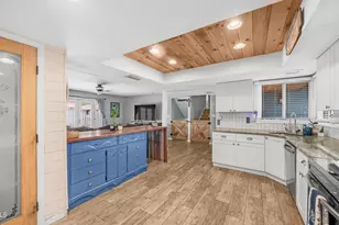 3842 W Mauna Loa Ln, Phoenix, AZ 85053 - Photo 3