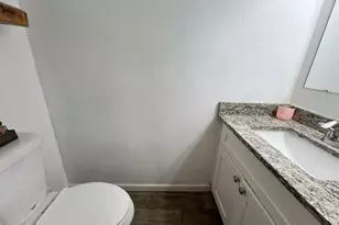 3842 W Mauna Loa Ln, Phoenix, AZ 85053 - Photo 11