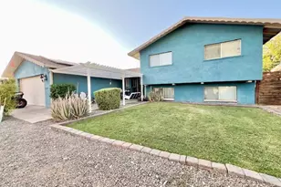 3842 W Mauna Loa Ln, Phoenix, AZ 85053 - Photo 1