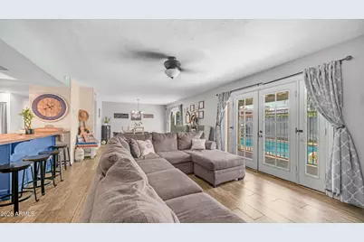 3842 W Mauna Loa Lane, Phoenix, AZ 85053 - Photo 9