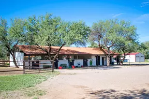 3155 W Elephant Head Rd, Amado, AZ 85645 - Photo 39