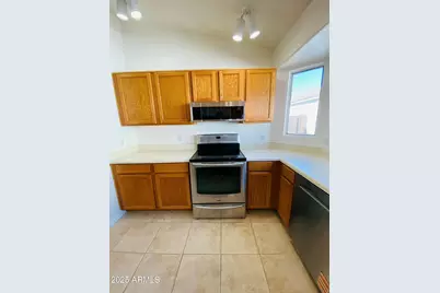 8566 N 108th Lane, Peoria, AZ 85345 - Photo 11