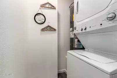 10516 W Peoria Avenue, Sun City, AZ 85351 - Photo 9