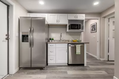 10516 W Peoria Avenue, Sun City, AZ 85351 - Photo 11