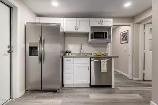 10516 W Peoria Ave, Sun City, AZ 85351 - Photo 11